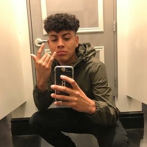 Meet your Posher, Luis